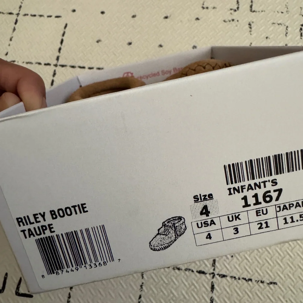 Minnetonka Riley Bootie - Size 4, Brand New
